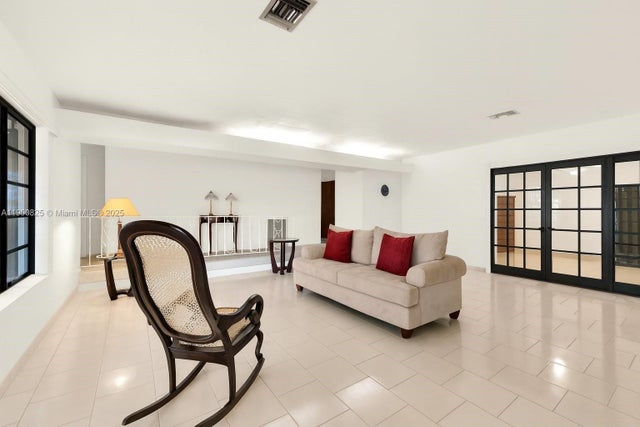 4 of 16 - 7800 Sw 95th St, Miami, FL