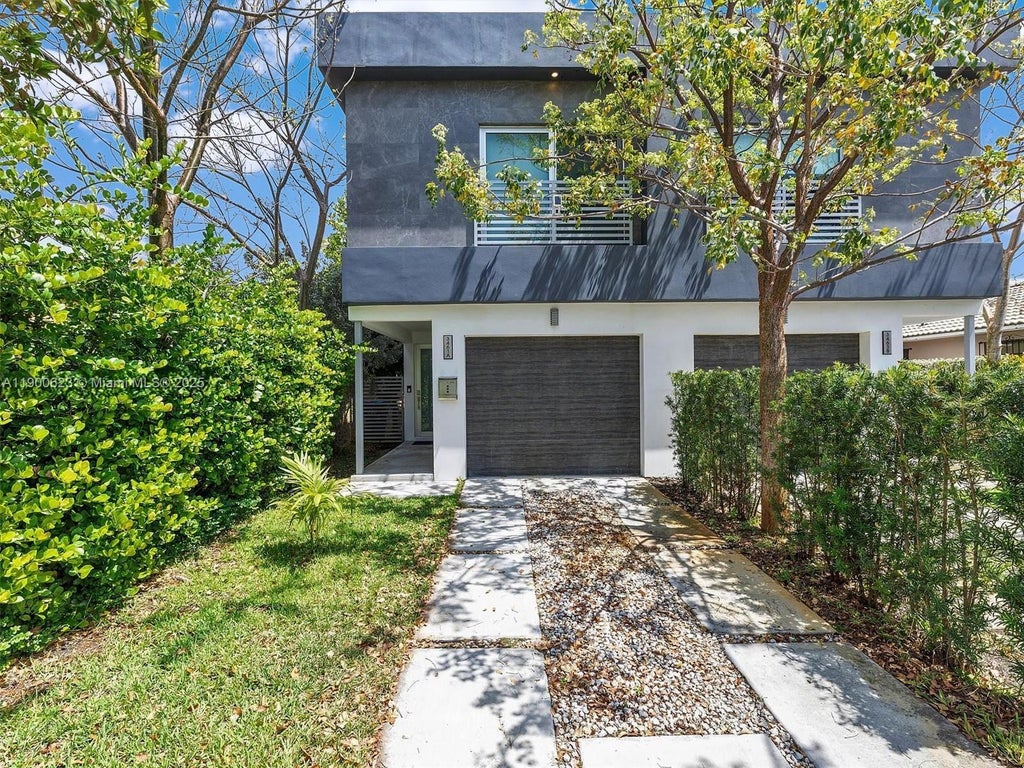 3461 Sw 25th St #a, Miami