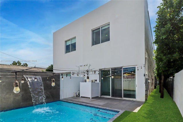 2 of 24 - 3461 Sw 25th St #a, Miami, FL