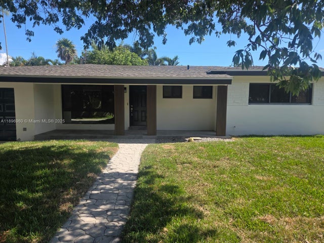 1 of 2 - 2816 Ne 18th Ter, Wilton Manors, FL