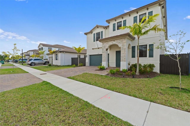 4 of 57 - 23302 Sw 132nd Pl, Unincorporated Dade, FL