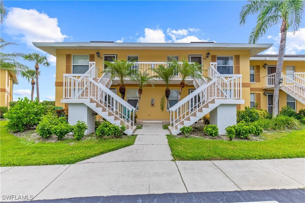 1295 Mainsail Dr 912, Naples