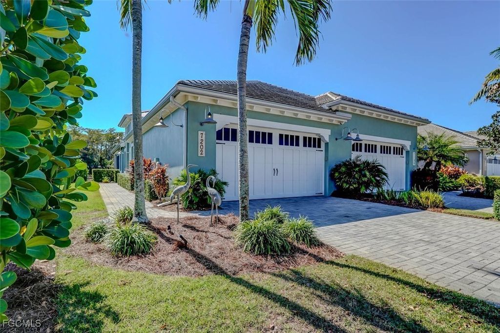 7202 Dominica Dr, Naples