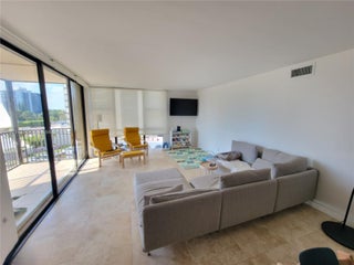 Photo of Listing #A11900965