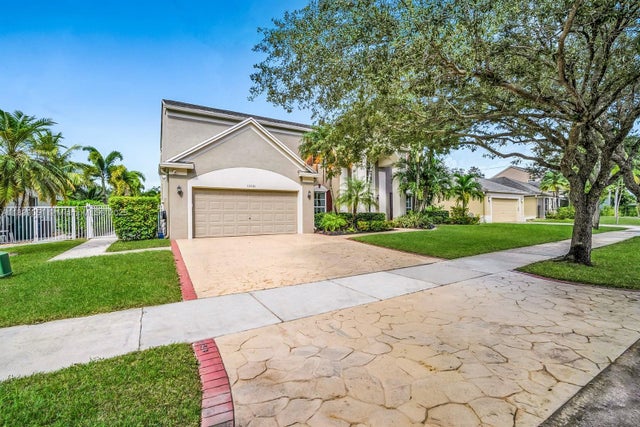 3 of 69 - 10045 Grove Ln, Cooper City, FL