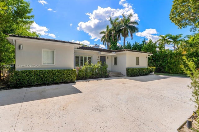 2 of 27 - 4397 N Michigan Ave, Miami Beach, FL