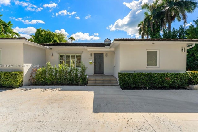 4 of 27 - 4397 N Michigan Ave, Miami Beach, FL