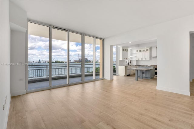 5 of 49 - 848 Brickell Key Dr 204, Miami, FL