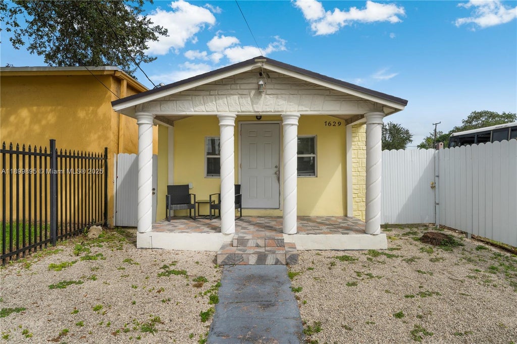 1629 Nw 43rd St, Miami