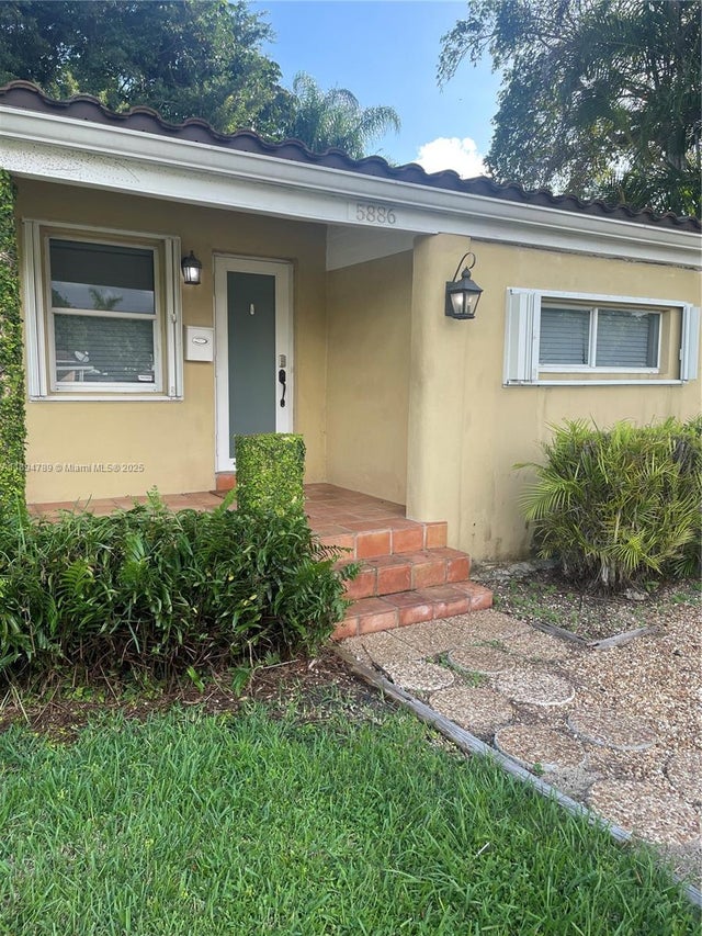 2 of 15 - 5886 Sw 42nd St, Miami, FL