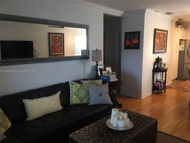 3 of 15 - 5886 Sw 42nd St, Miami, FL