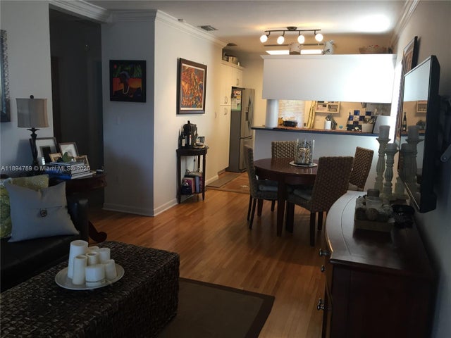 4 of 15 - 5886 Sw 42nd St, Miami, FL