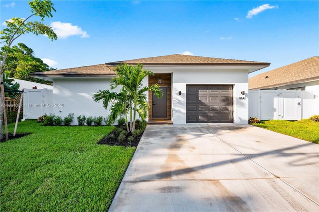 1 of 36 - 1041 W Lakewood Rd, West Palm Beach, FL