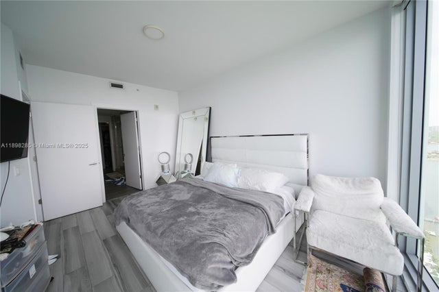 2 of 24 - 2900 Ne 7th Ave 2603, Miami, FL