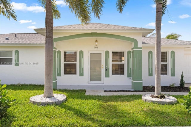 1 of 43 - 102 Sw 13th Ave, Delray Beach, FL