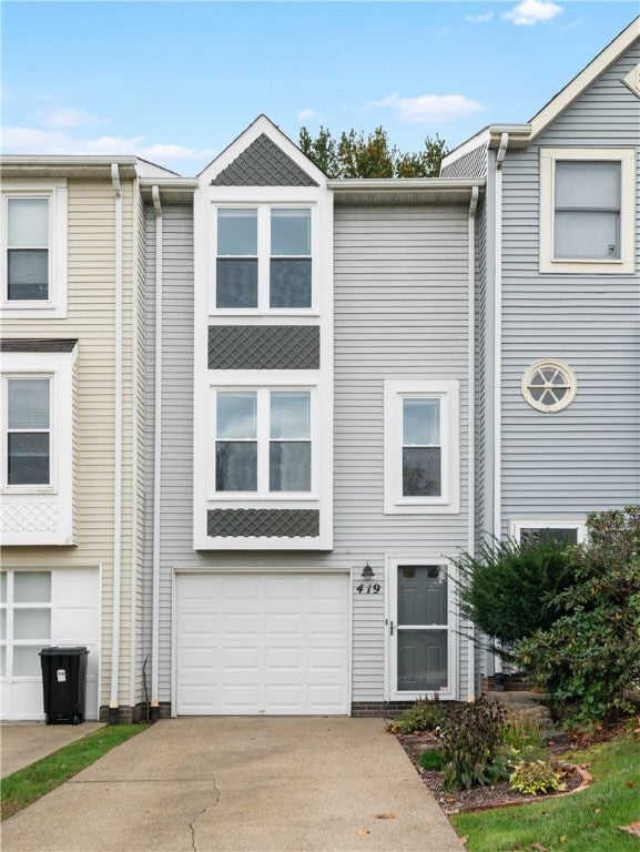 419 Elm Drive, Oakdale