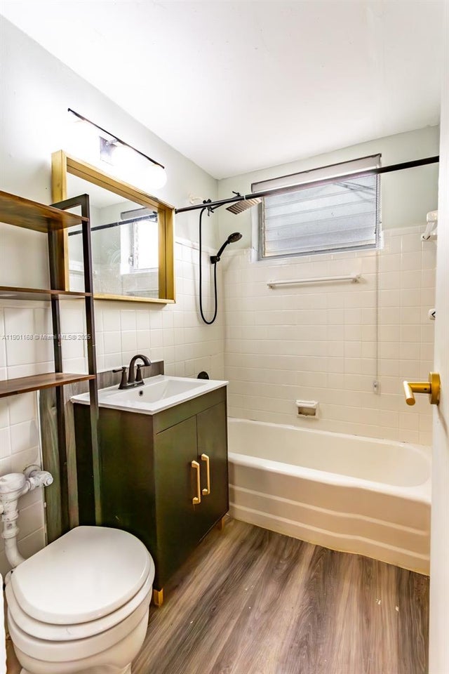 5 of 15 - 7720 Harding Ave 3, Miami Beach, FL