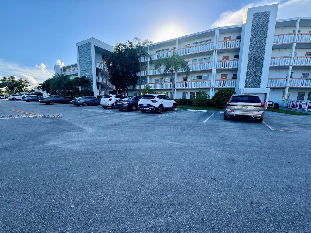 1011 Westbury F 1011, Deerfield Beach