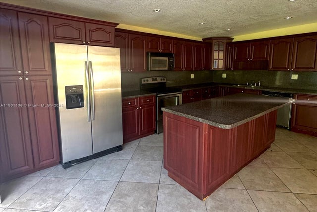 2 of 26 - 7945 Nw 187th Ln, Hialeah, FL