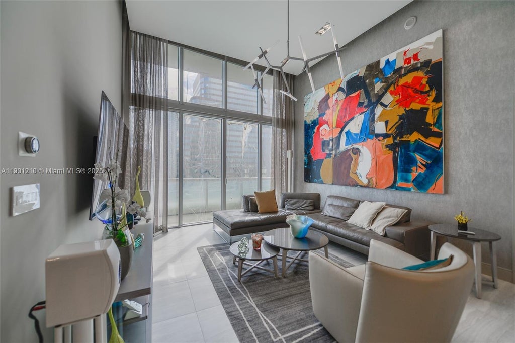 495 Brickell Ave 2211, Miami