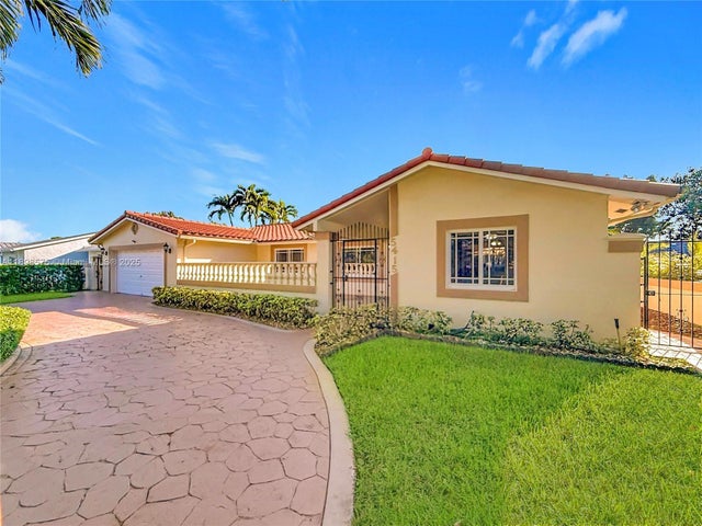 3 of 28 - 5415 Sw 135th Ct, Miami, FL