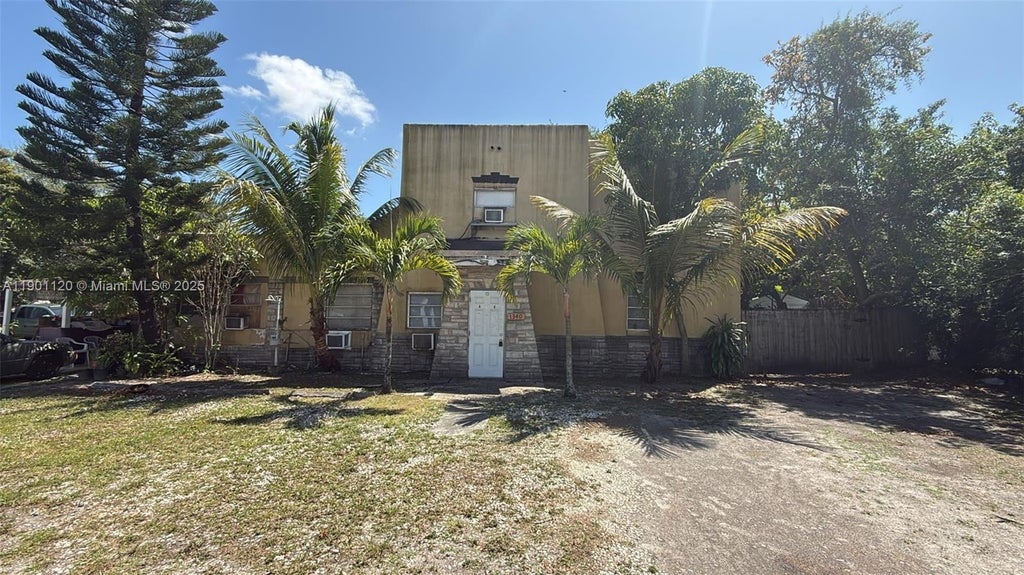 1340 Peri St, Opa Locka