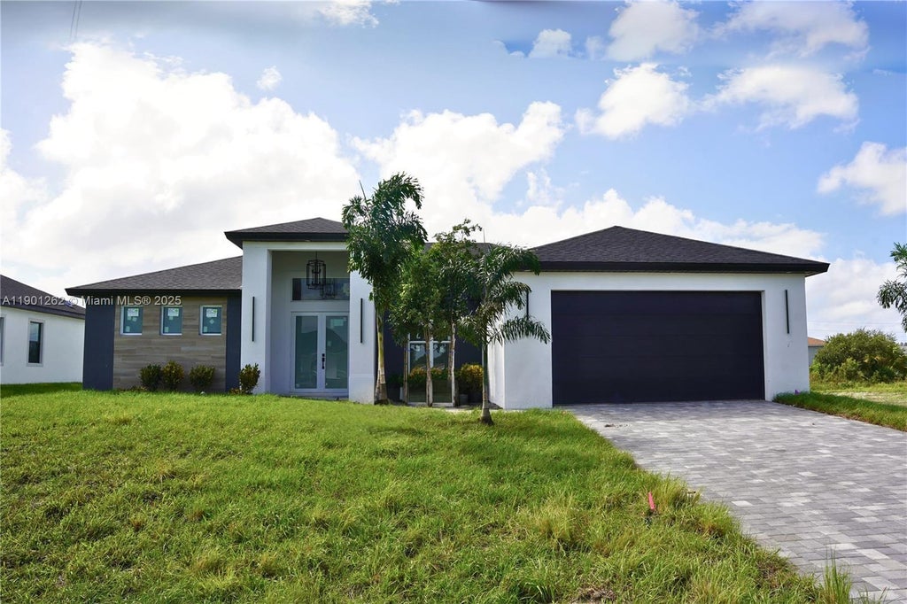 322 Nw 9th St, Cape Coral