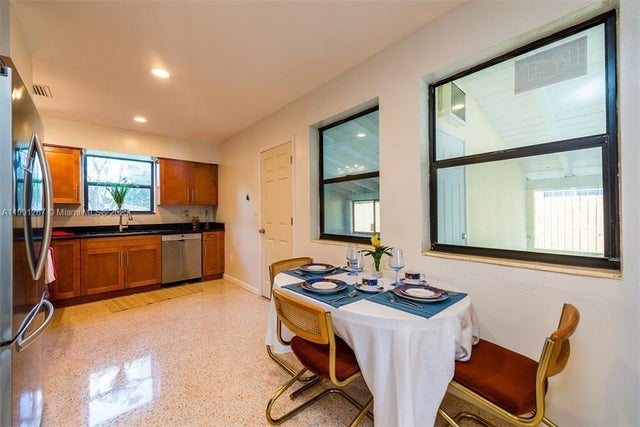 4 of 11 - 7830 Sw 99th St, Miami, FL