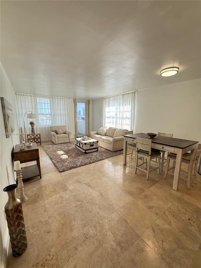 2 of 30 - 100 Lincoln Rd 1111, Miami Beach, FL