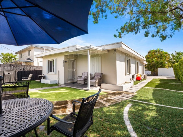 4 of 33 - 8401 Nw 24th Pl, Miami, FL