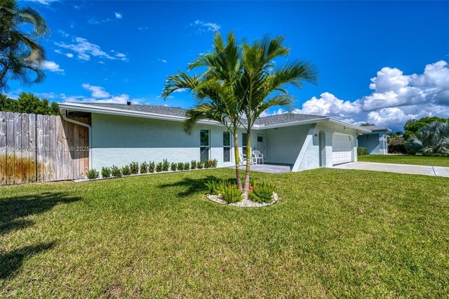 2 of 49 - 635 Ne 15th Pl, Boynton Beach, FL