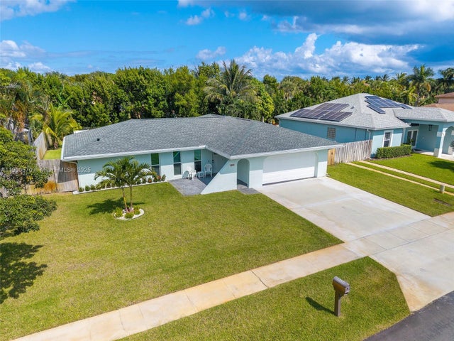 3 of 49 - 635 Ne 15th Pl, Boynton Beach, FL