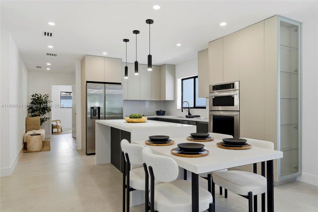 4 of 51 - 1720 Sw 12th St, Miami, FL