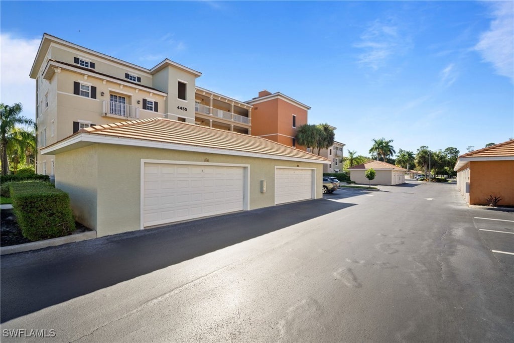 4455 Botanical Pl Cir 5, Naples