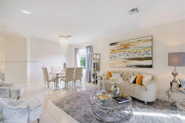 4 of 18 - 8723 Nw 102nd Pl, Doral, FL