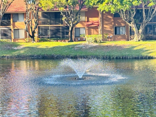 1 of 40 - 11205 Green Lake Dr 202, Boynton Beach, FL
