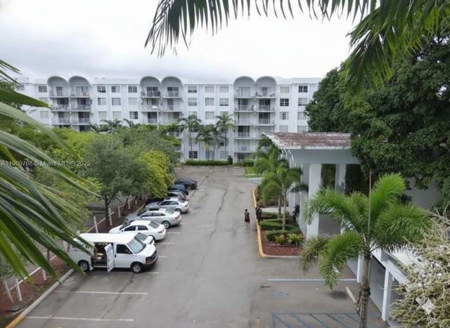 1 of 12 - 494 Nw 165th St Rd C-602, Miami, FL