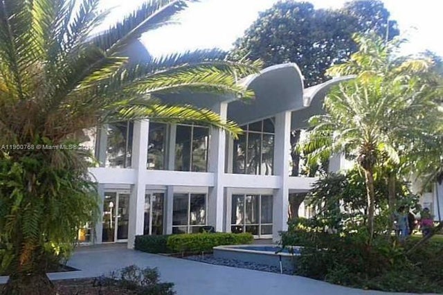 5 of 12 - 494 Nw 165th St Rd C-602, Miami, FL