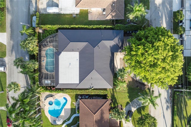 2 of 47 - 1141 N Northlake Dr, Hollywood, FL