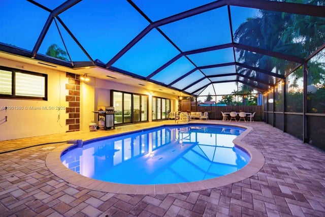 4 of 47 - 1141 N Northlake Dr, Hollywood, FL