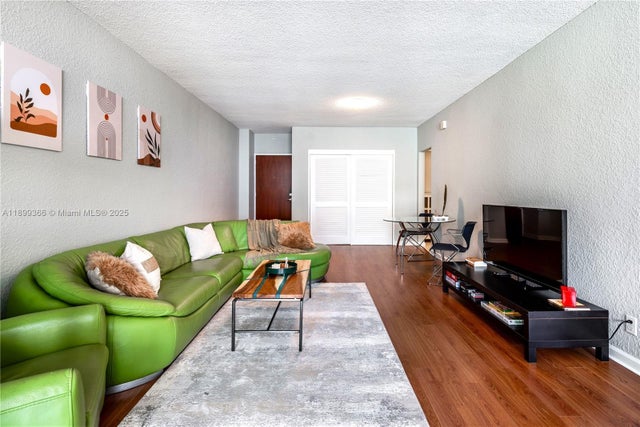 4 of 11 - 4001 S Ocean Dr 12k, Hollywood, FL