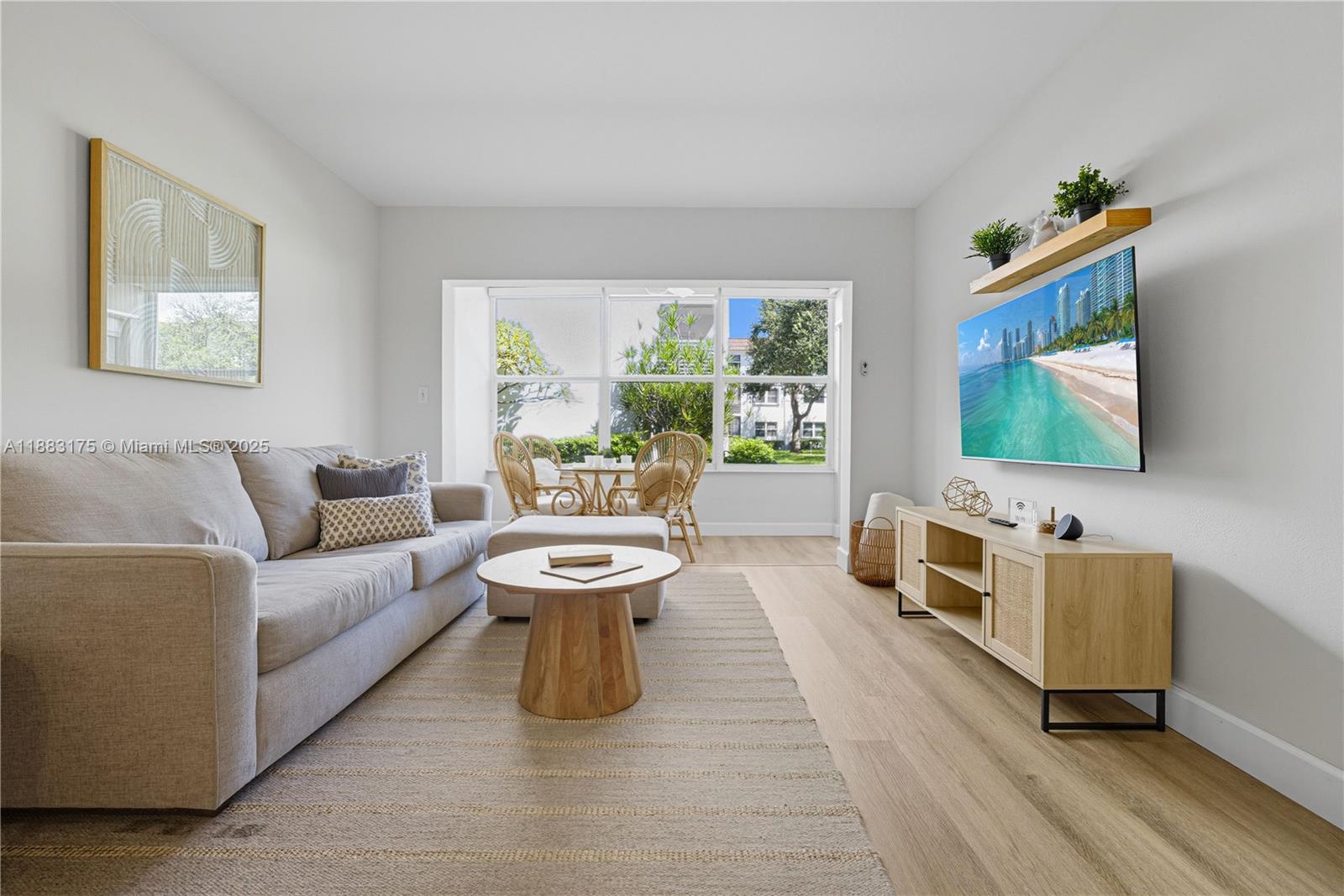 Photo of Listing #A11883175