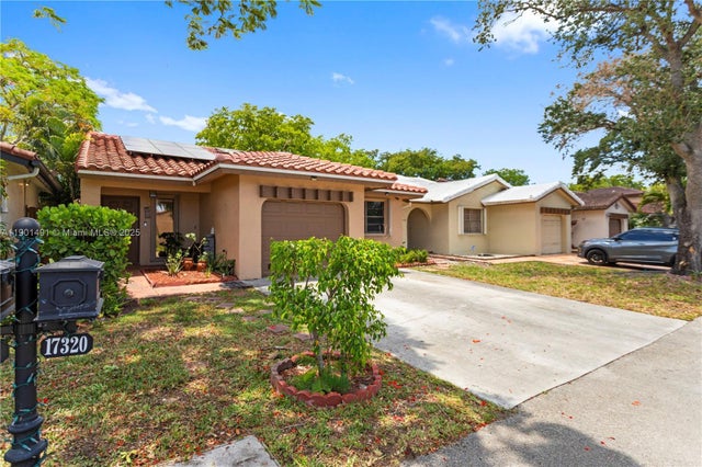 4 of 47 - 17320 Nw 66th Pl, Hialeah, FL