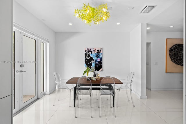 3 of 30 - 5055 N Bay Rd, Miami Beach, FL
