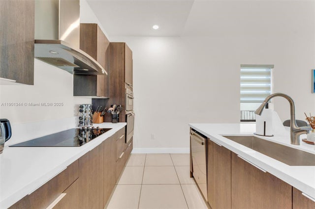 3 of 52 - 8822 Nw 161st Ter, Miami Lakes, FL