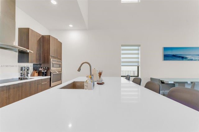 5 of 52 - 8822 Nw 161st Ter, Miami Lakes, FL