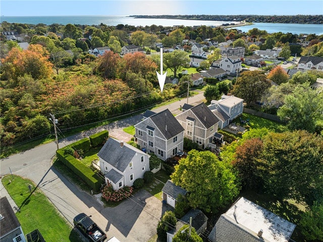 202 Reservoir Rd, Middletown