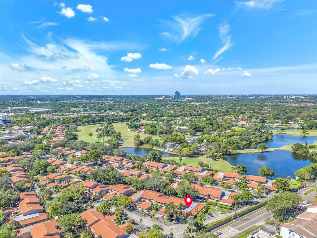 201 Dunwoody Ln 17-87, Hollywood