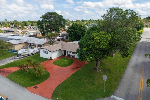 1 of 29 - 8740 Nw 11th St, Pembroke Pines, FL