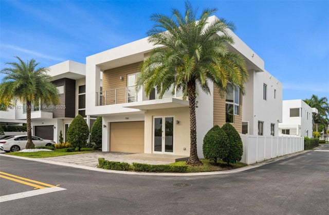 2 of 44 - 7540 Nw 97th Pl, Doral, FL